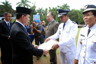 Kapitalaung Desa Kauhis Terima Penghargaan Pemprov